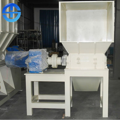 22 kilowatts conjuguent contrôle de PLC de machine de défibreur de mitraille de défibreur d'axe moins de poussière